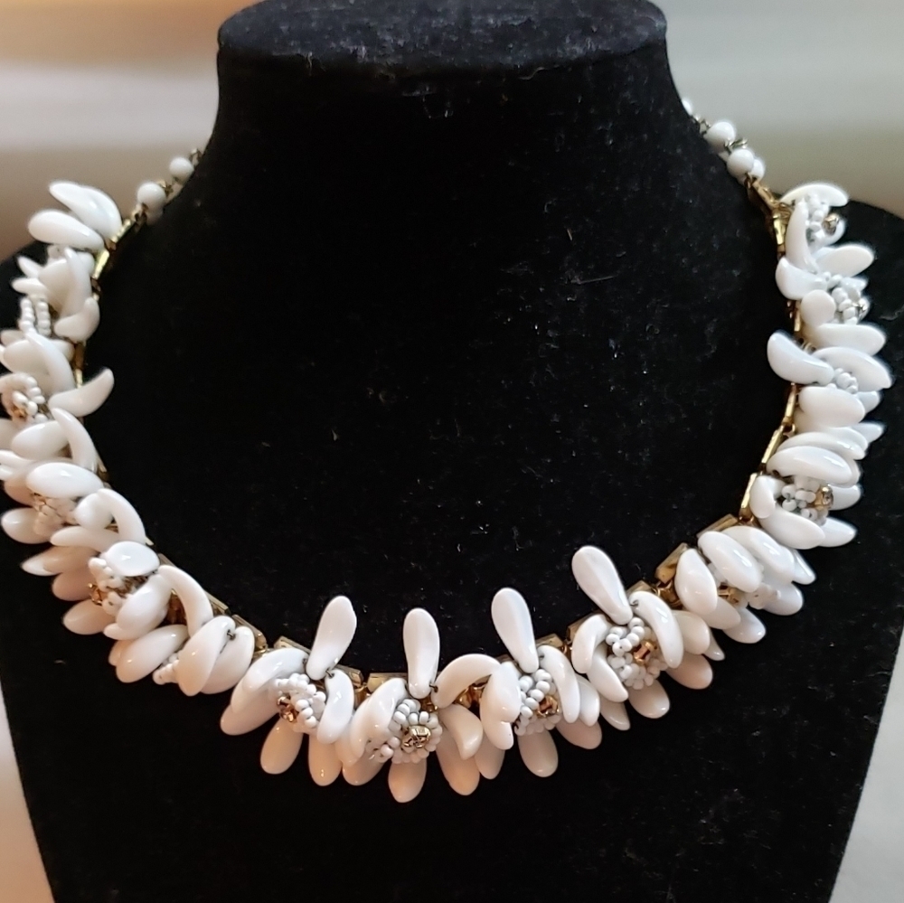 White choker bead necklace